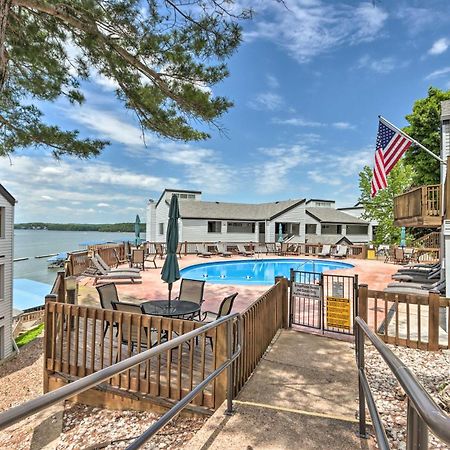 Sunny Osage Beach With Balcony And Lakefront View Esterno foto