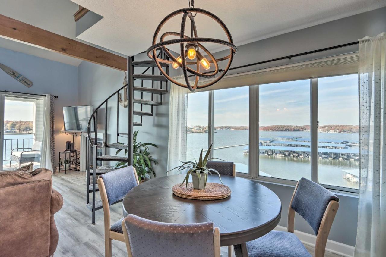 Sunny Osage Beach With Balcony And Lakefront View Esterno foto