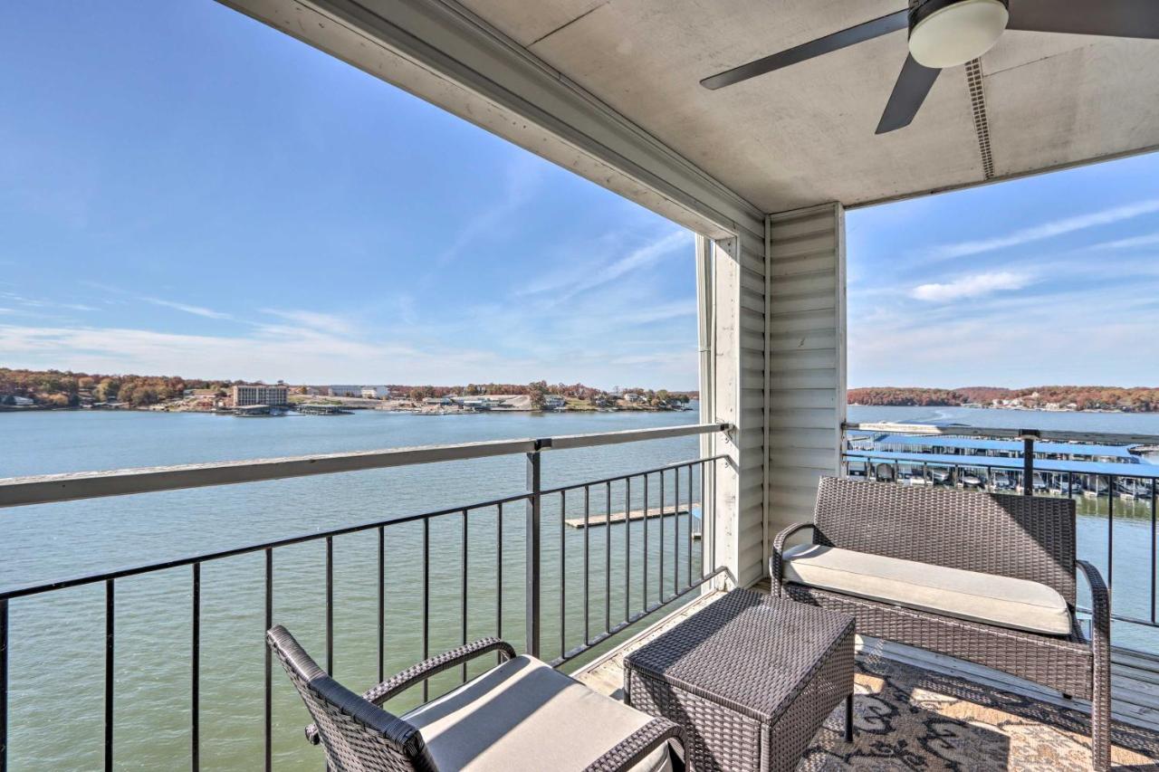 Sunny Osage Beach With Balcony And Lakefront View Esterno foto