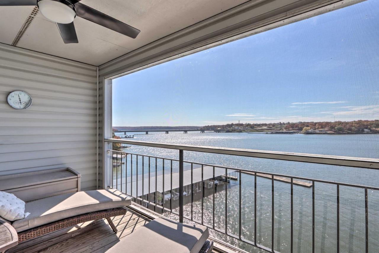 Sunny Osage Beach With Balcony And Lakefront View Esterno foto